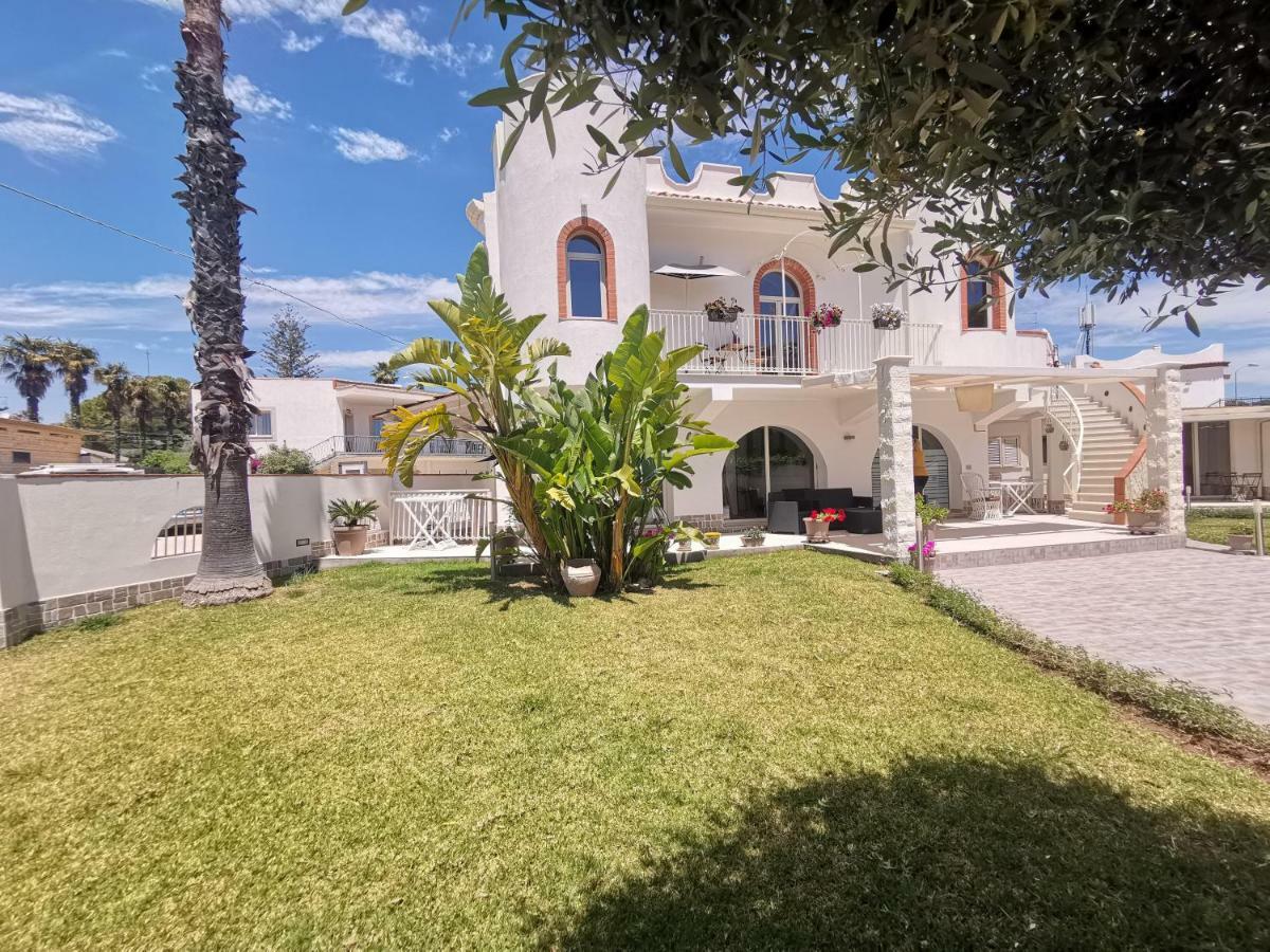 Villa Marika Con Piscina Fontane Bianche Exterior foto