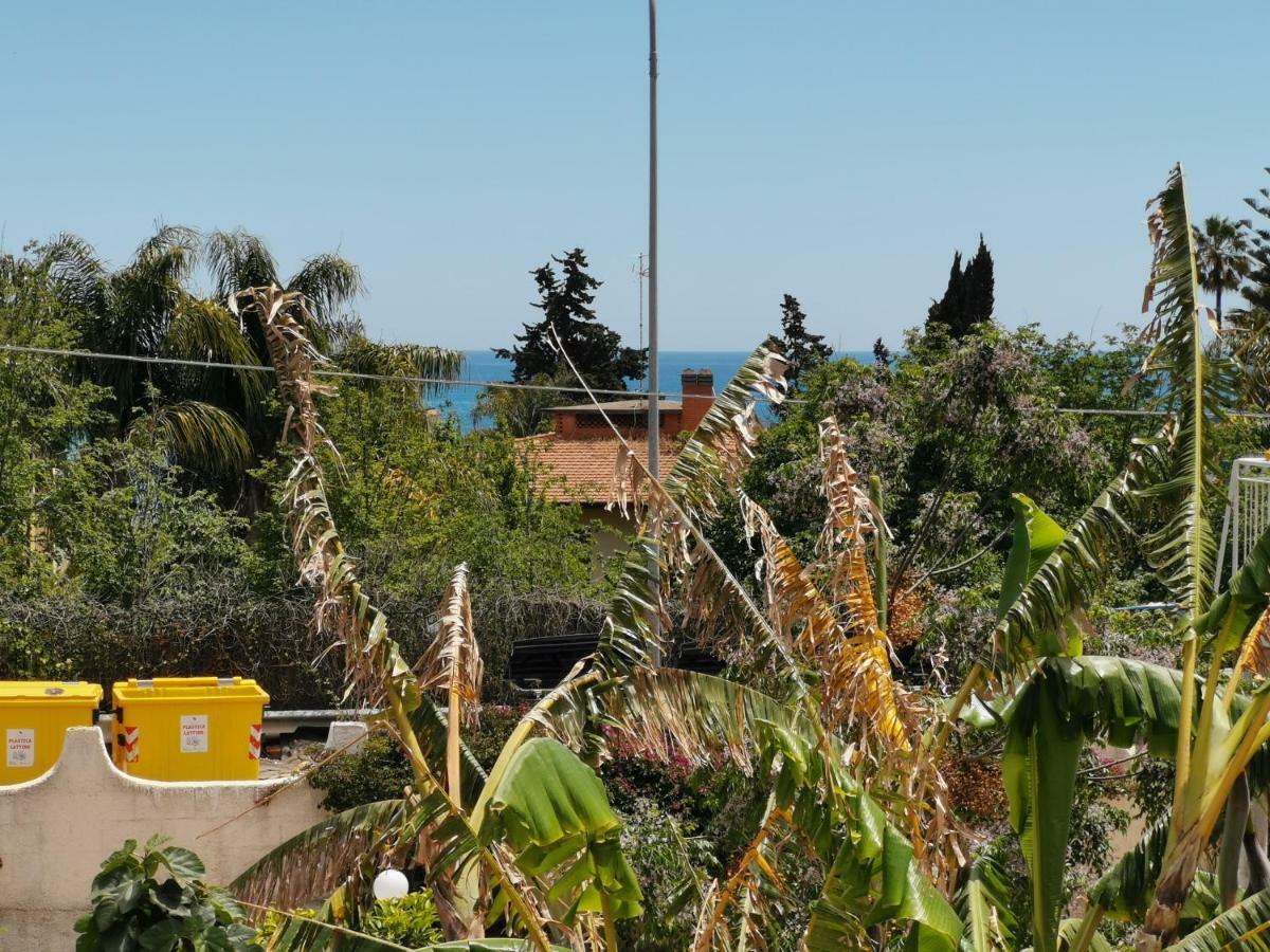 Villa Marika Con Piscina Fontane Bianche Exterior foto