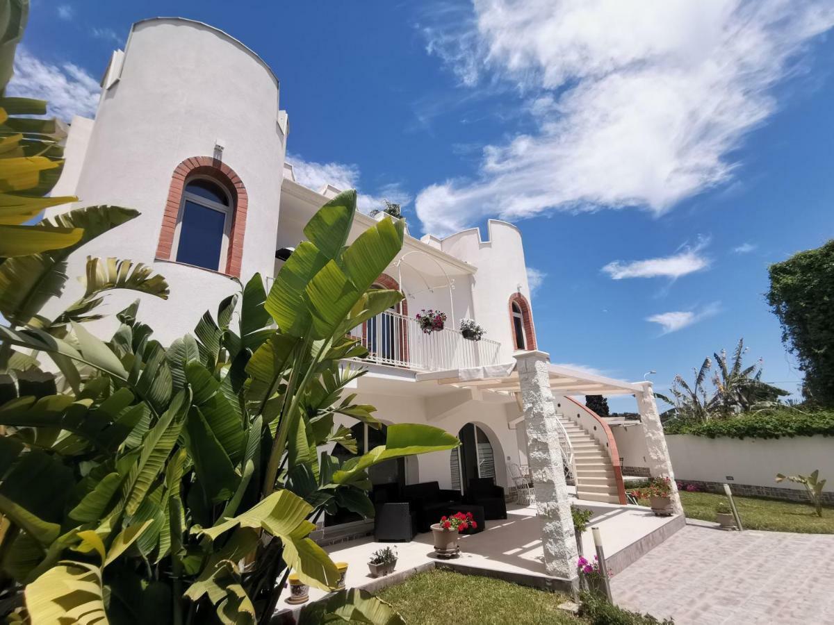 Villa Marika Con Piscina Fontane Bianche Exterior foto