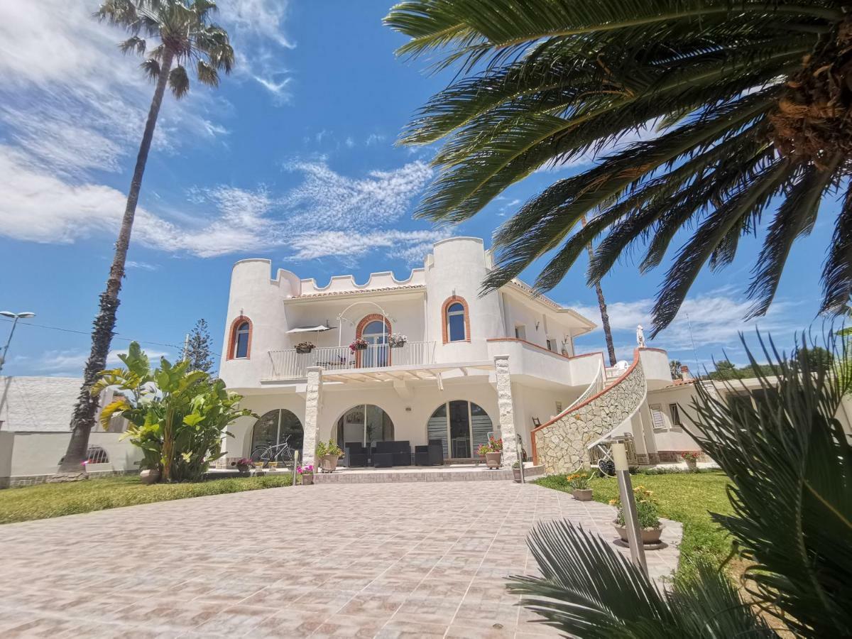 Villa Marika Con Piscina Fontane Bianche Exterior foto