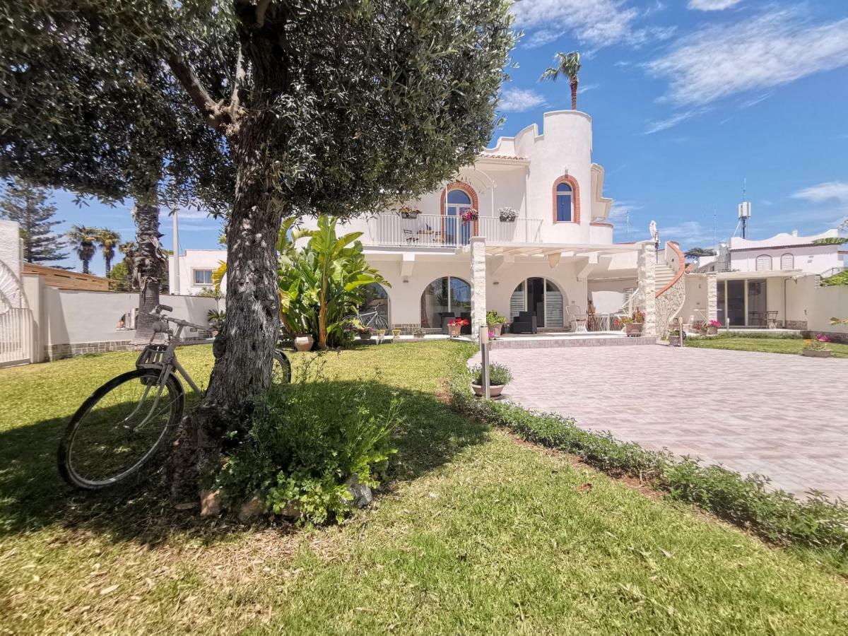 Villa Marika Con Piscina Fontane Bianche Exterior foto